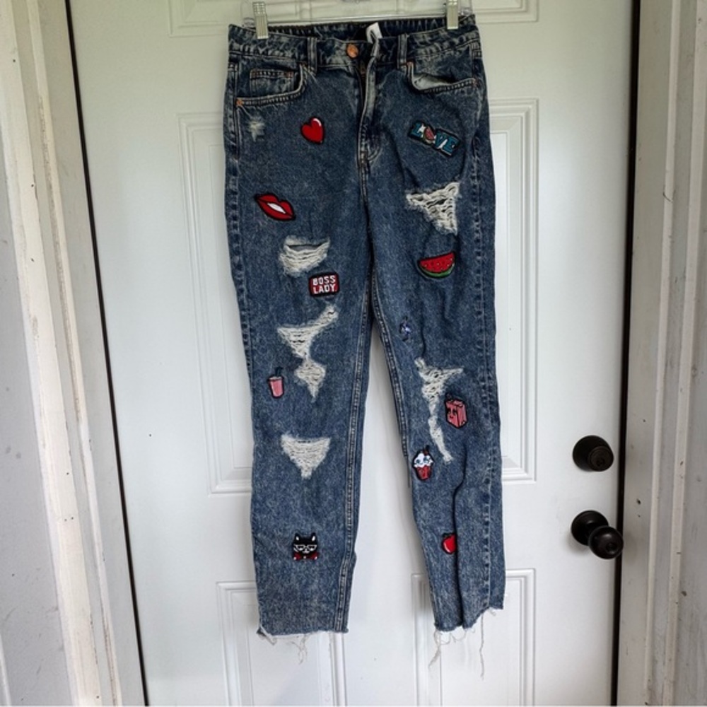 H&M Divided patchwork 
Trendy Distressed Blue Jeans with Patches Sz 8